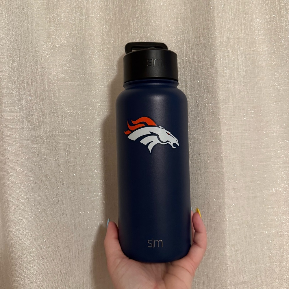 Simple Modern Denver Broncos 32 oz Water Bottle